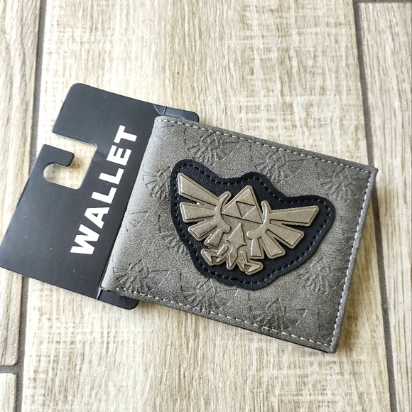 Other - NEW Nintendo Zelda metal logo men wallet silver